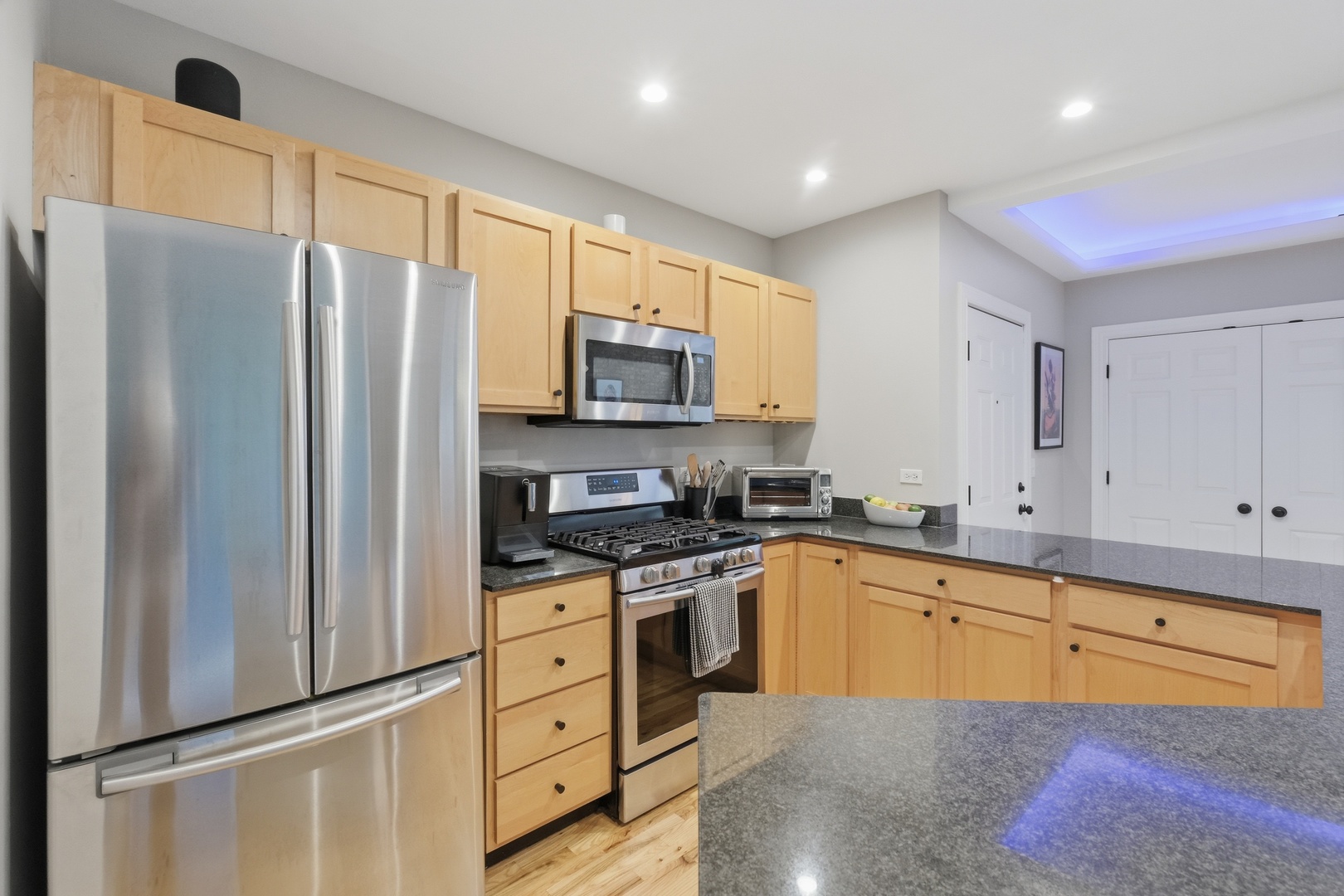 1245 W George Street Unit: 201