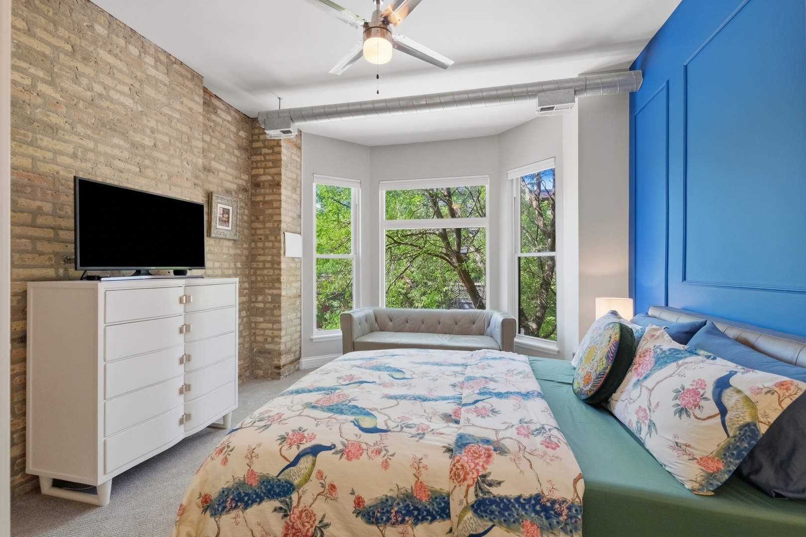 1245 W George Street Unit: 201