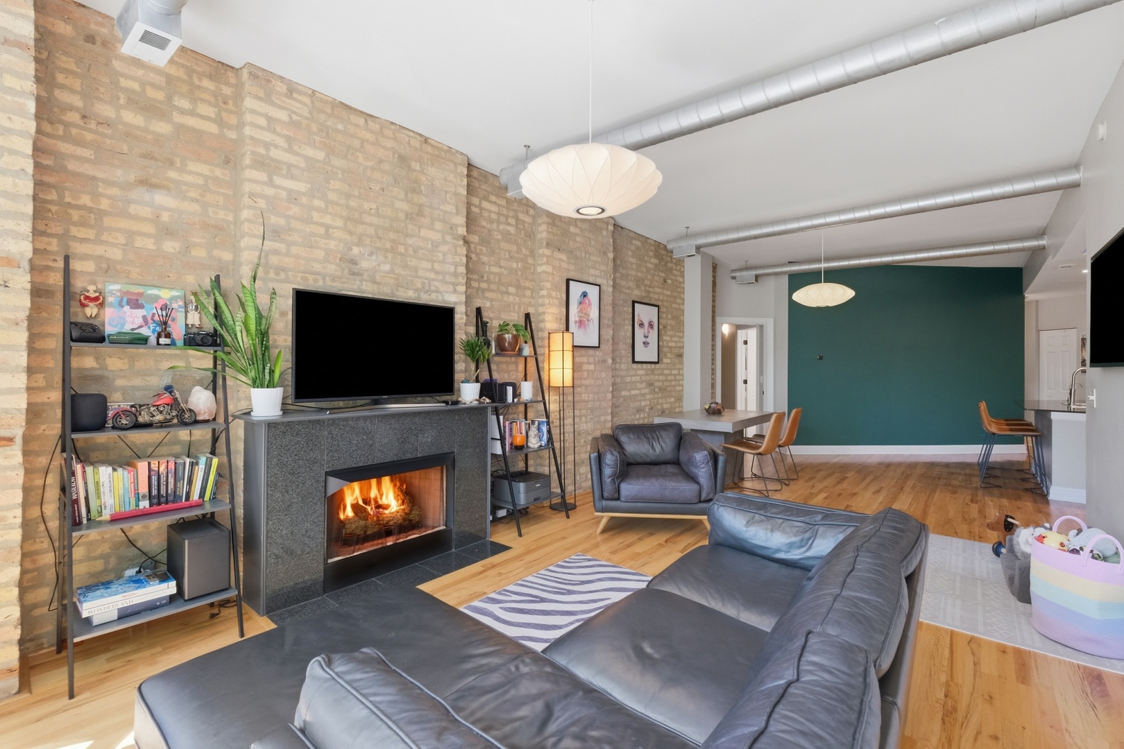 1245 W George Street Unit: 201
