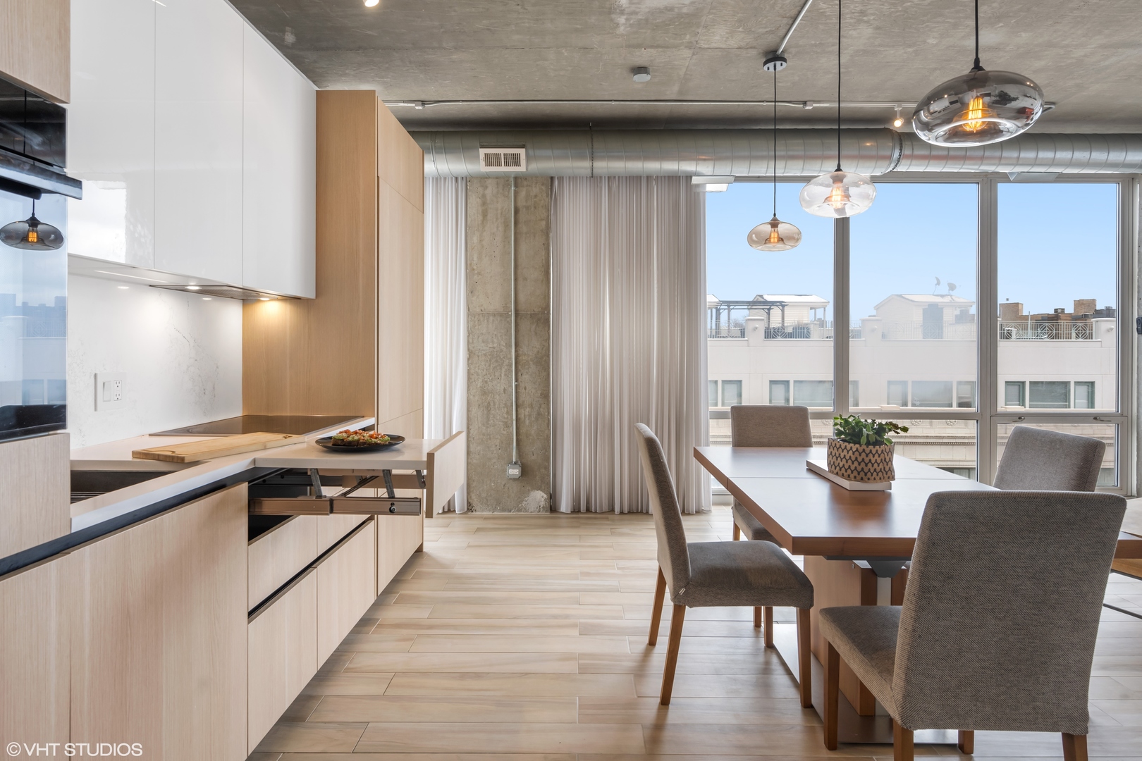 3110 N Greenview Avenue Unit: 4E