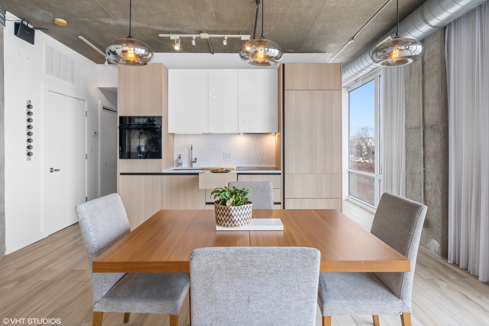 3110 N Greenview Avenue Unit: 4E