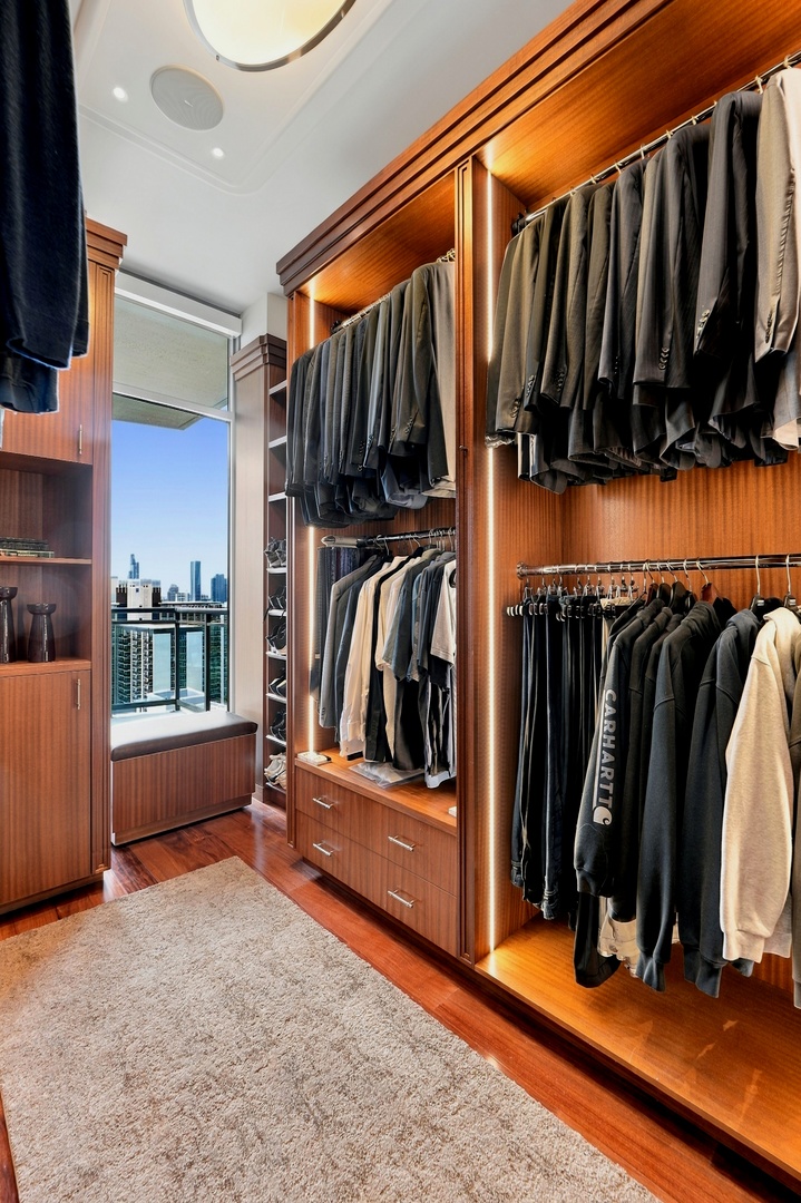 450 E Waterside Drive Unit: 3309