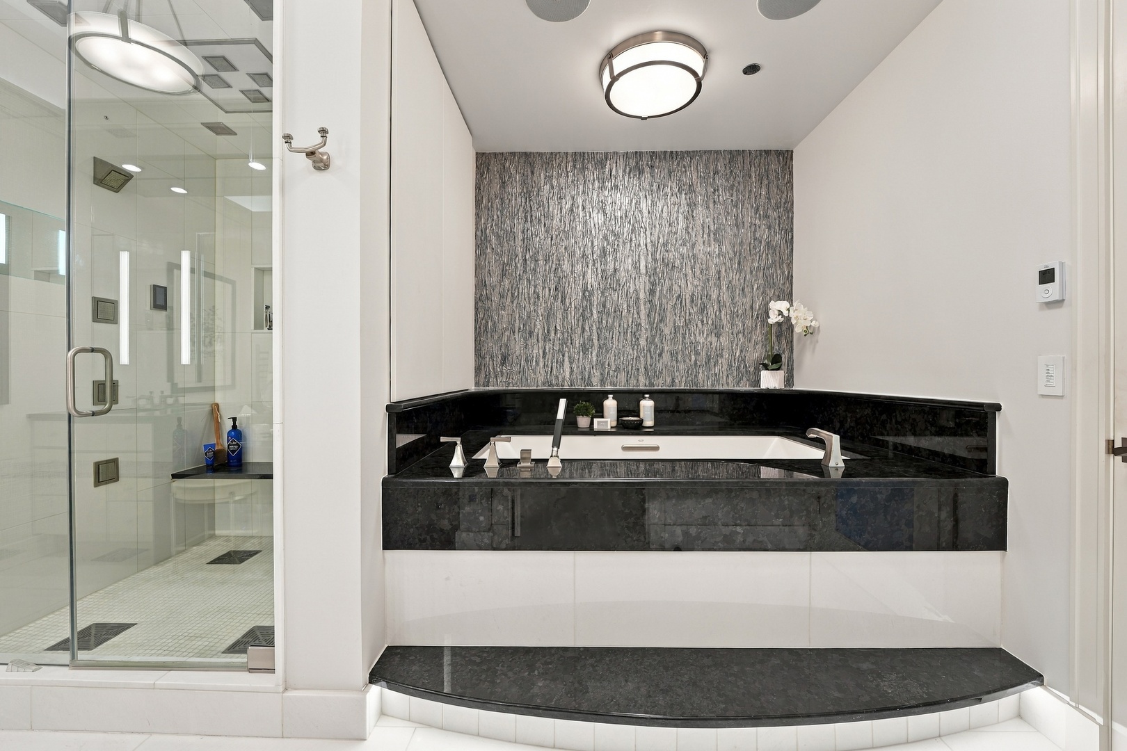 450 E Waterside Drive Unit: 3309
