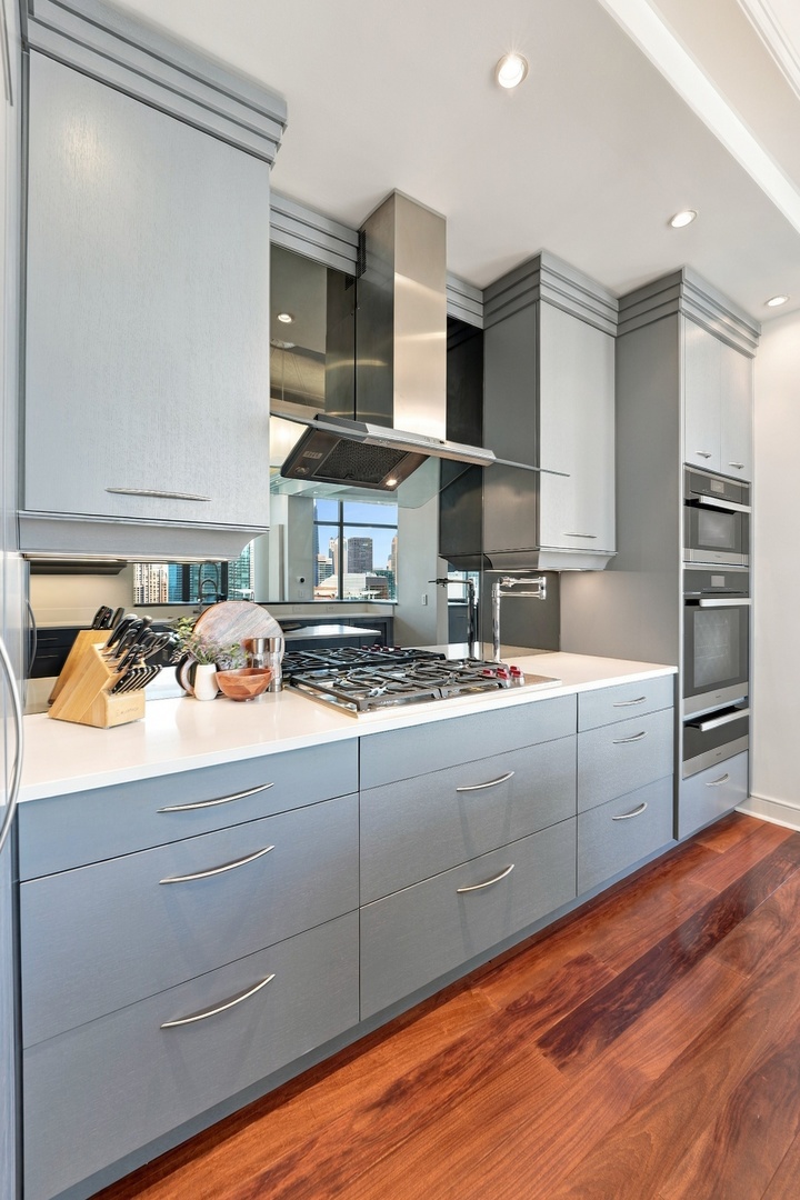 450 E Waterside Drive Unit: 3309