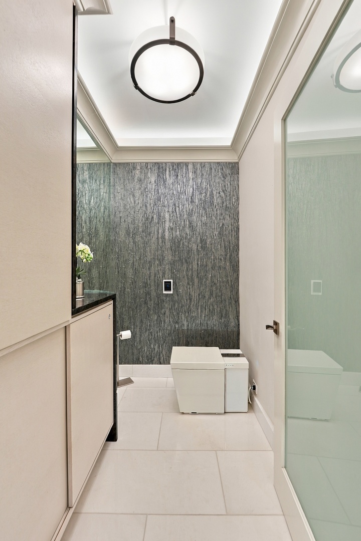 450 E Waterside Drive Unit: 3309