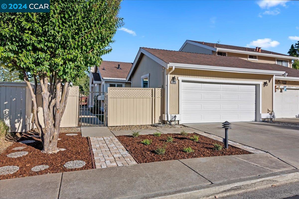 228 Western Hills Dr