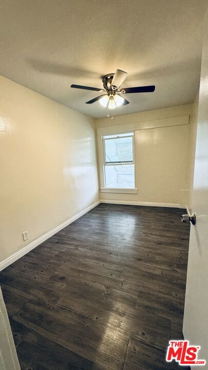 219 1/2 E 10th Street