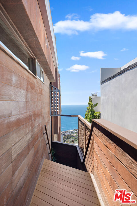 1183 La Mirada Street