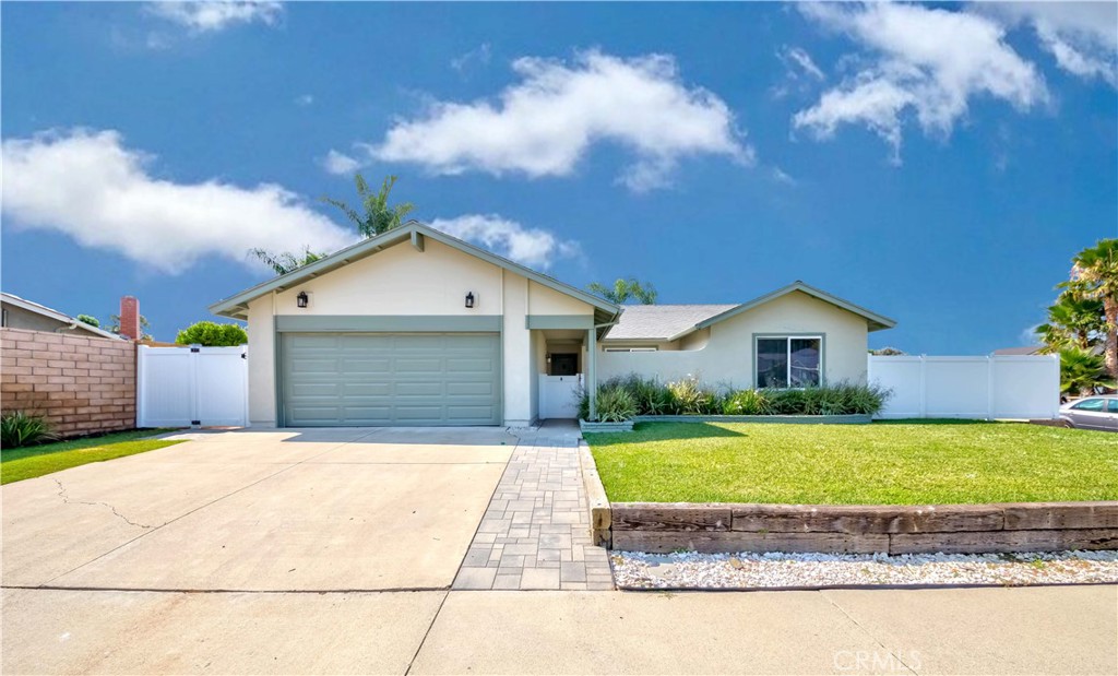 26852 Avenida Domingo