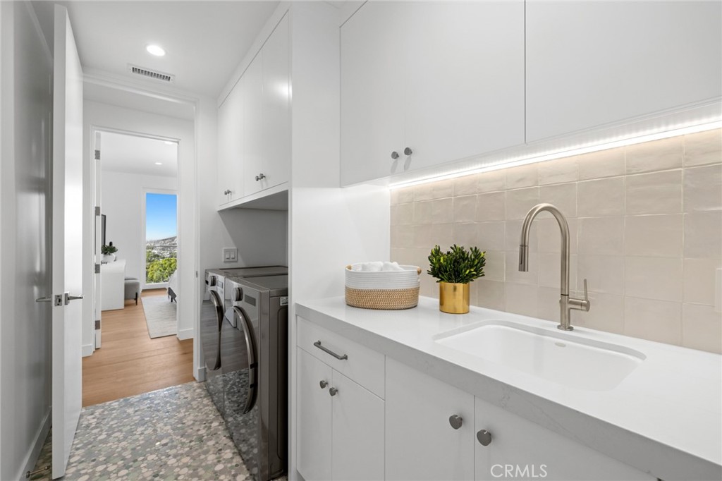 705 Gainsborough Place