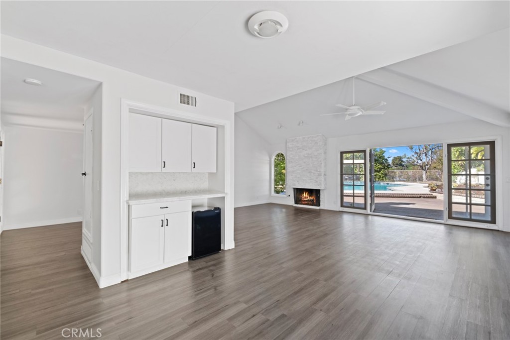 24291 Los Serranos Dr