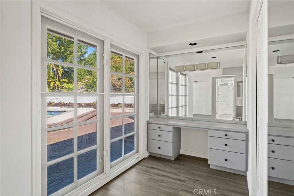 24291 Los Serranos Dr