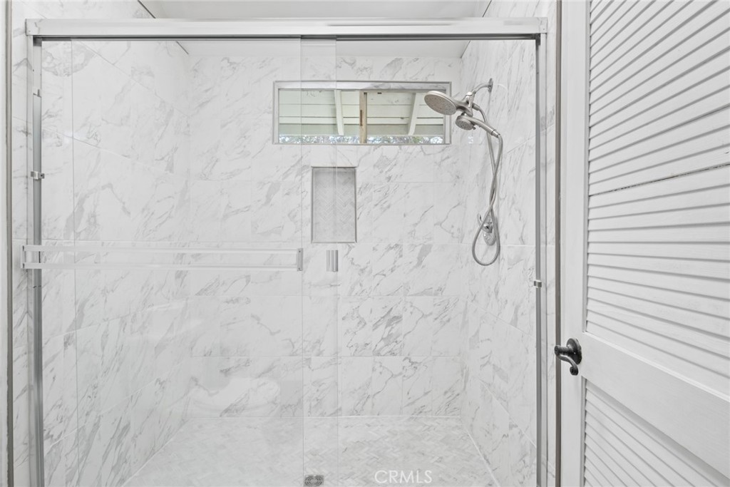 24291 Los Serranos Dr