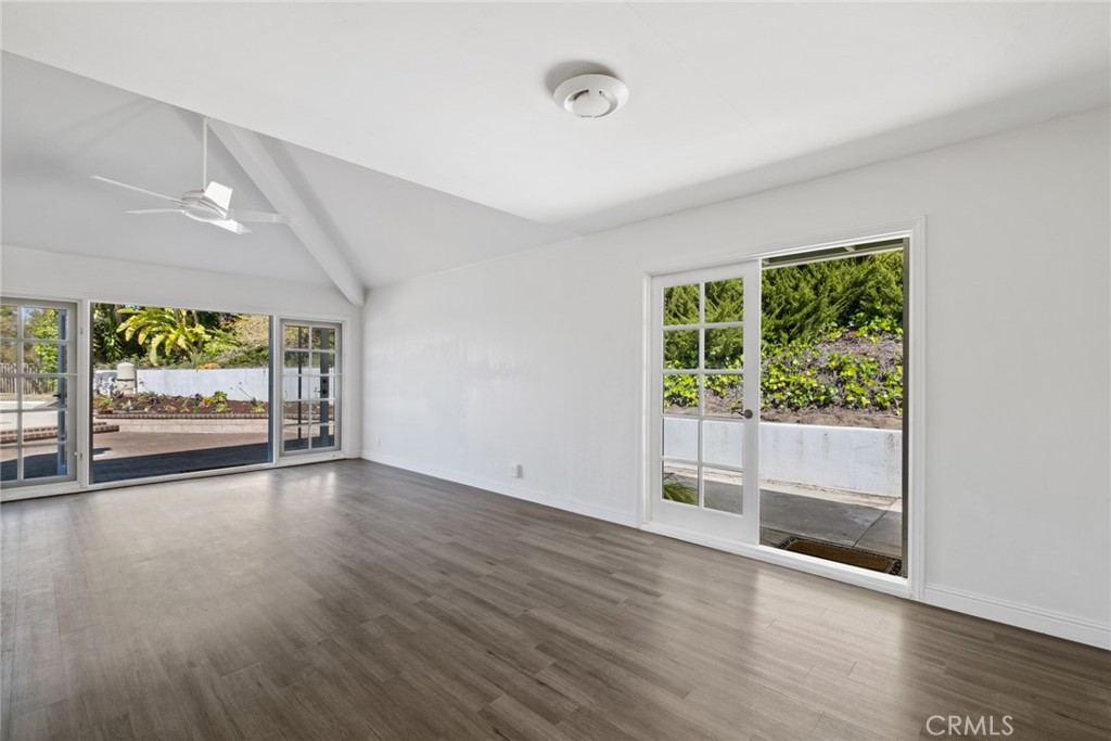 24291 Los Serranos Dr