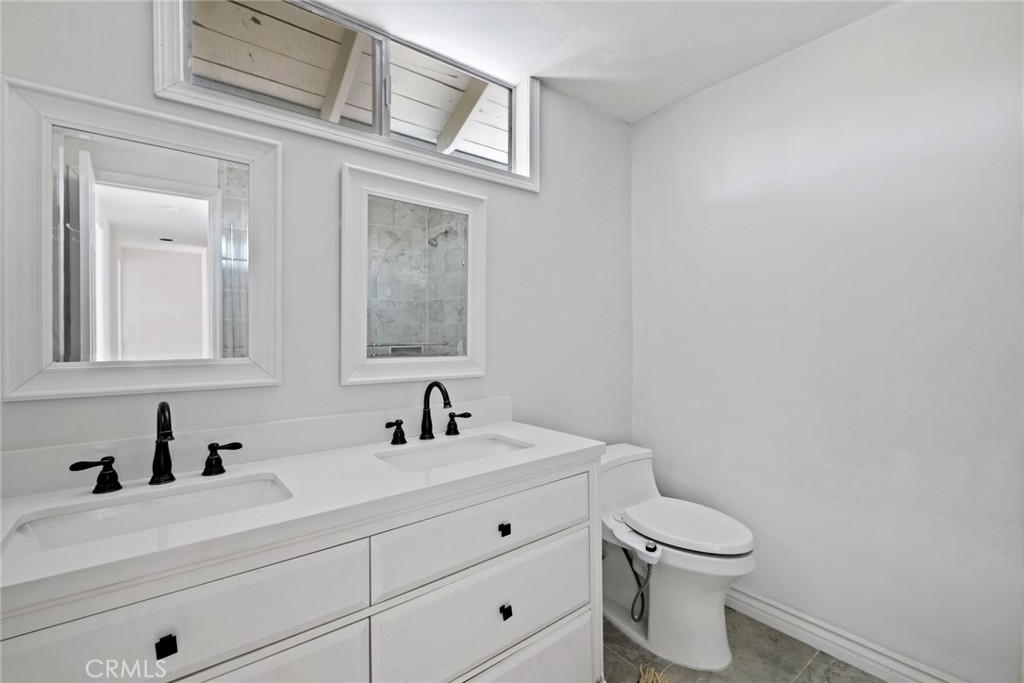 24291 Los Serranos Dr