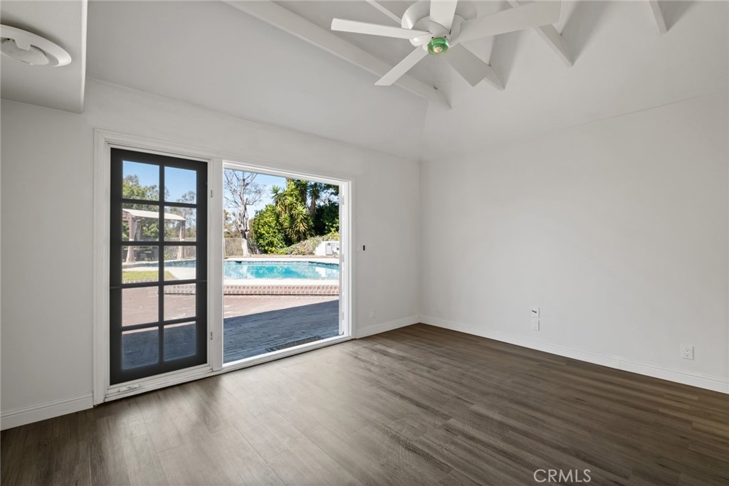 24291 Los Serranos Dr