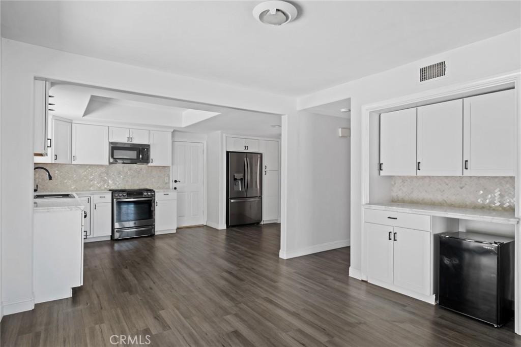 24291 Los Serranos Dr