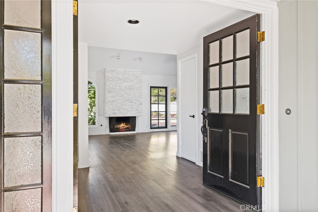 24291 Los Serranos Dr