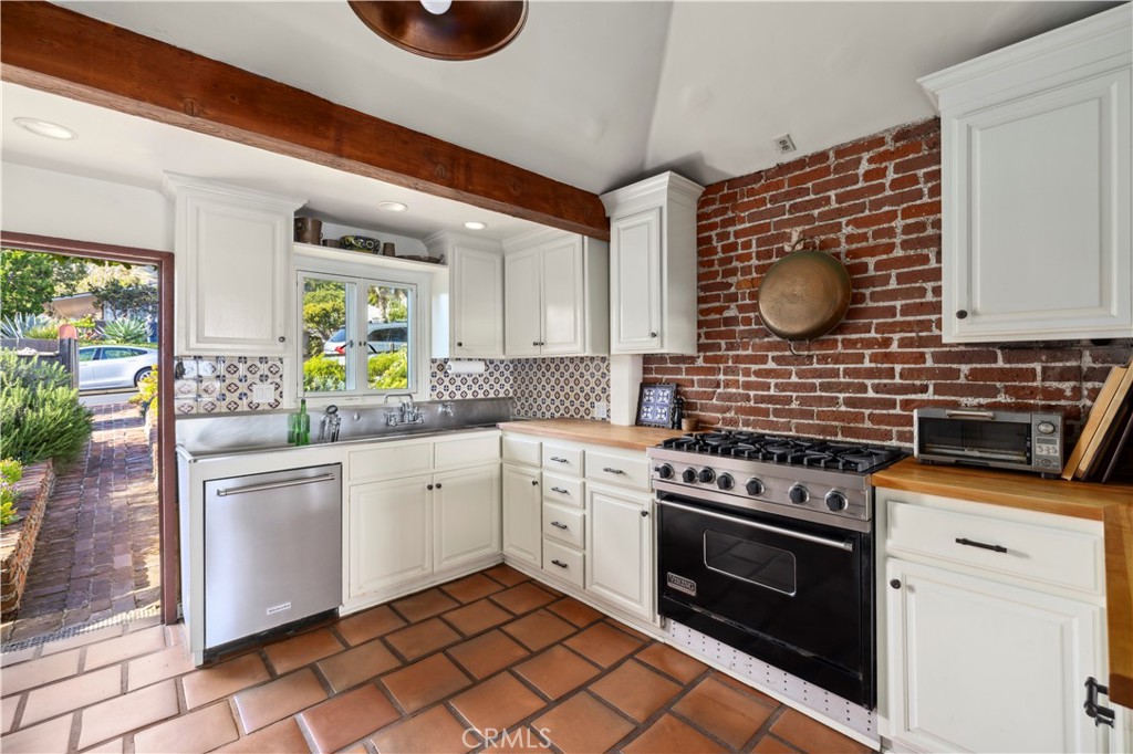 54 South La Senda Drive