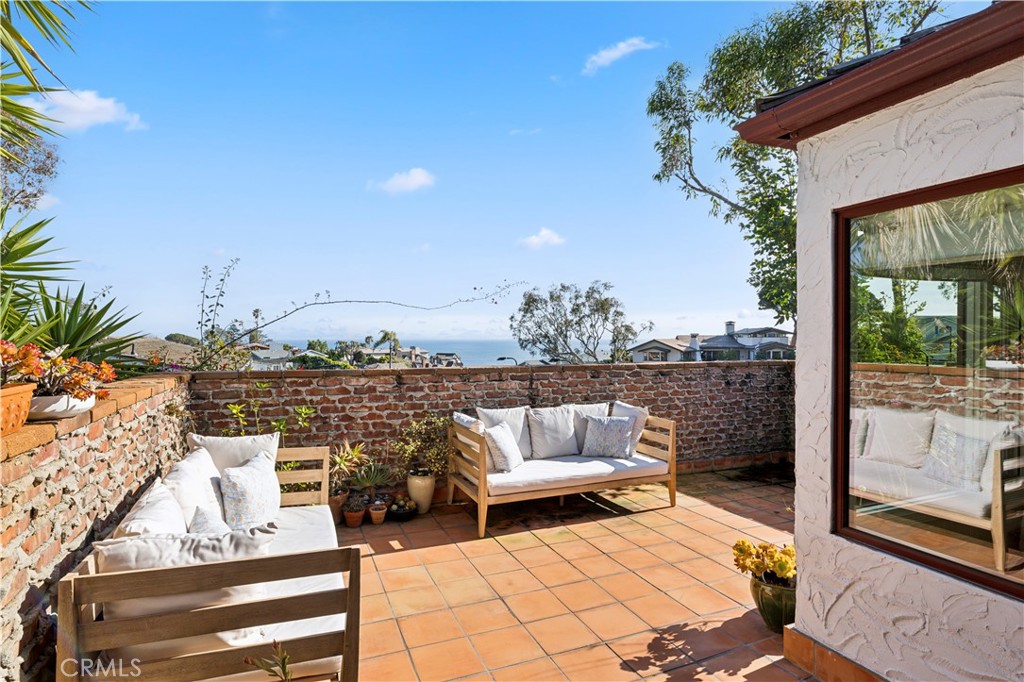 54 South La Senda Drive