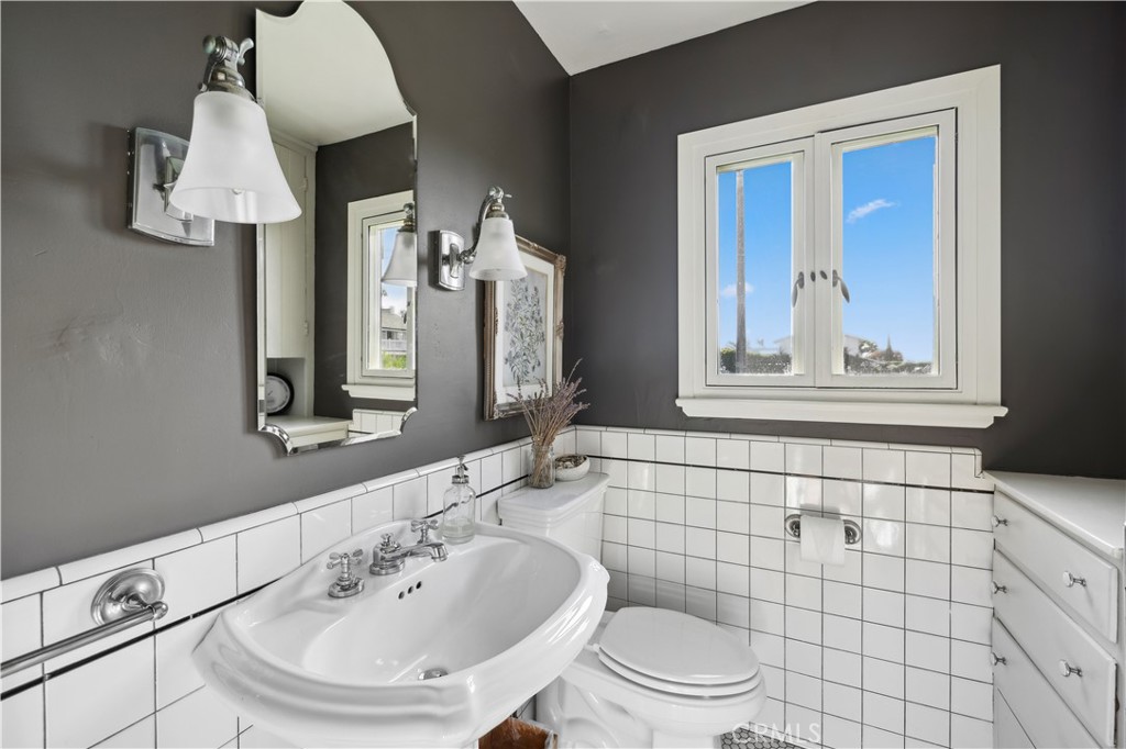 54 South La Senda Drive