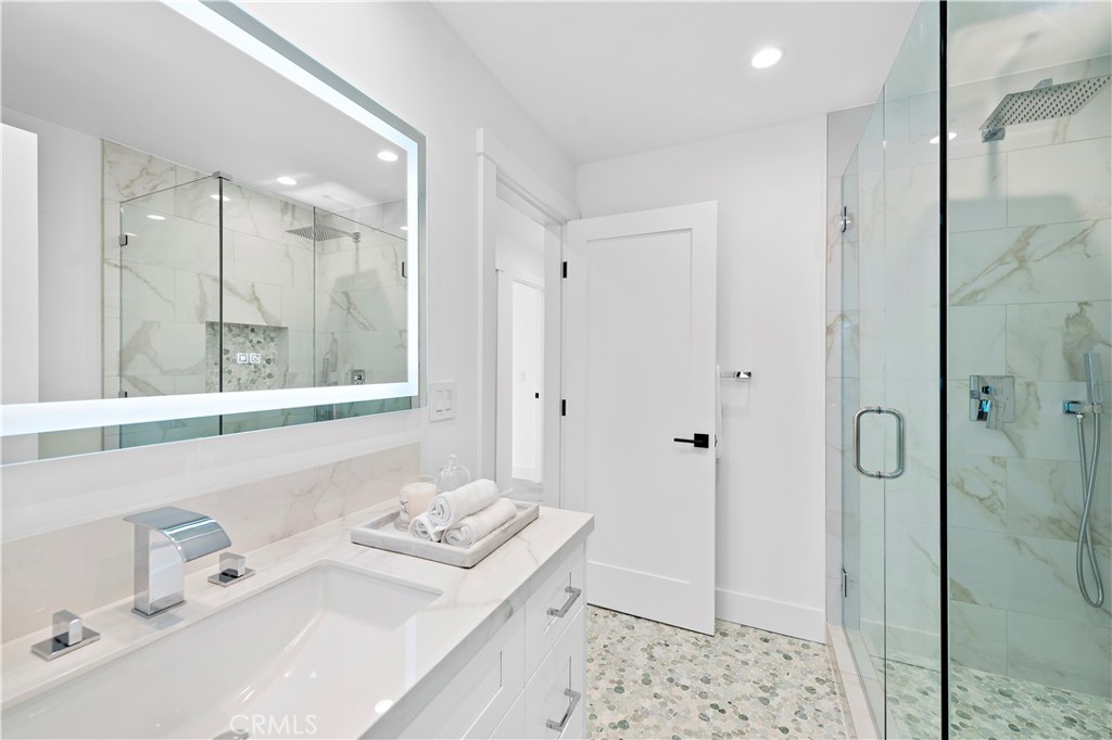 495 El Camino Del Mar