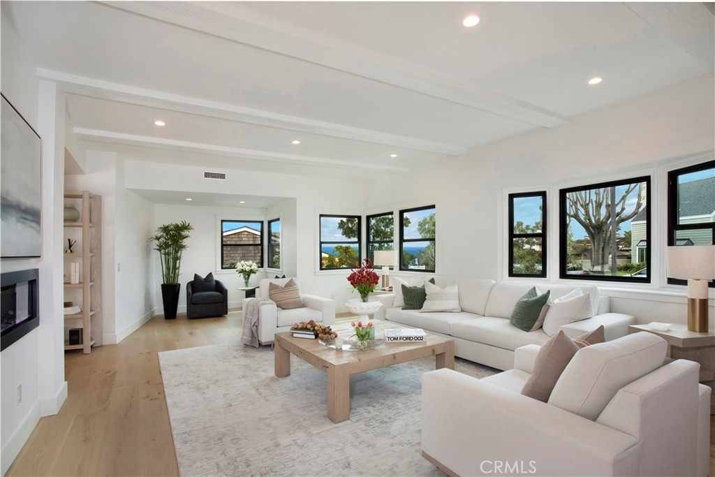 495 El Camino Del Mar