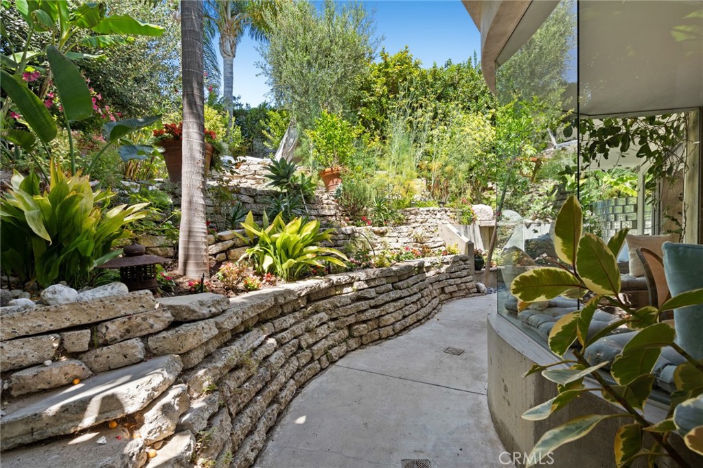 816 Manzanita Drive