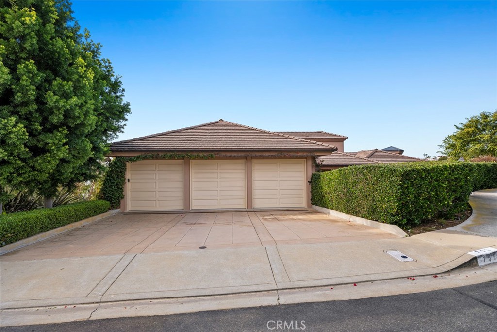 755 Pelican Drive
