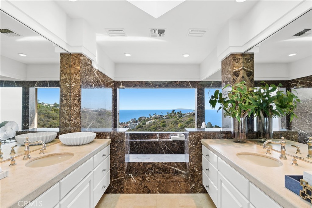 755 Pelican Drive