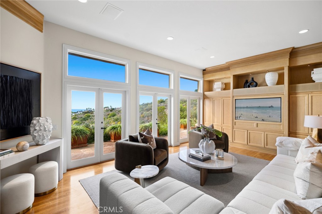 755 Pelican Drive