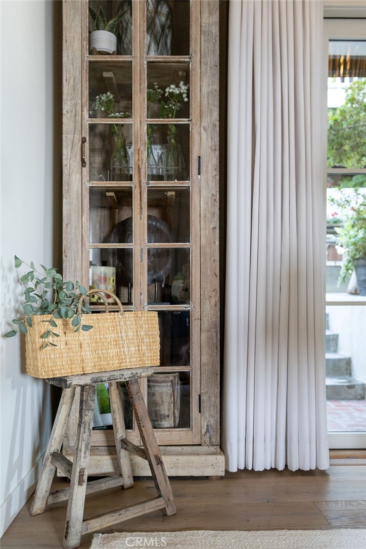 680 Temple Hills Drive