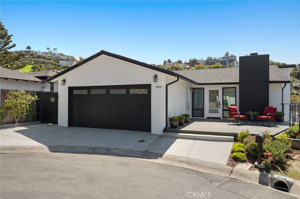 990 Meadowlark Drive