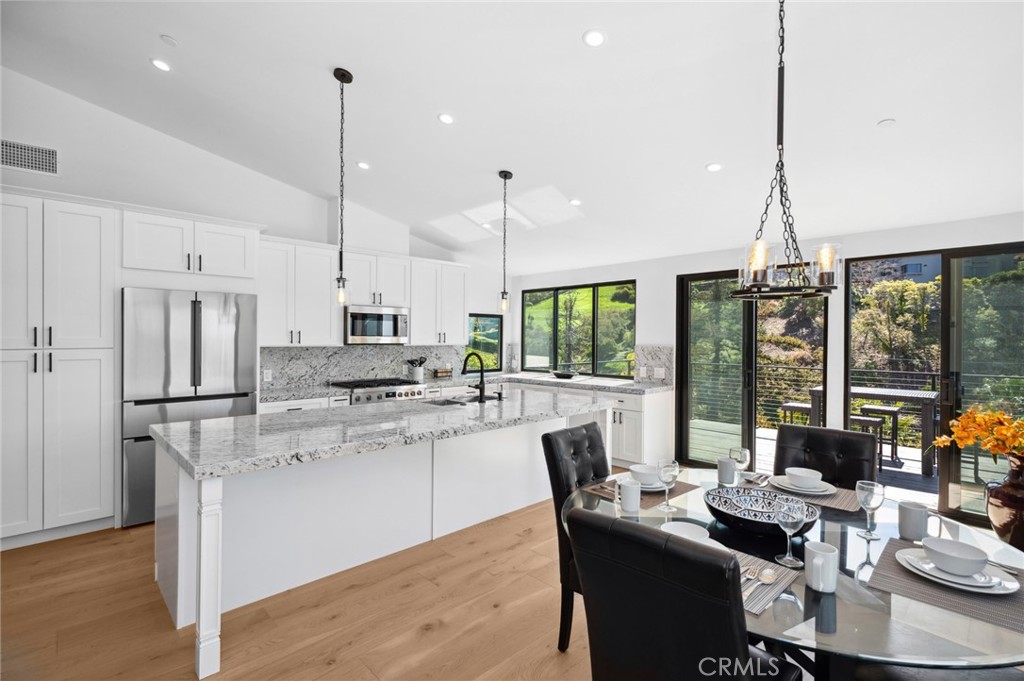 990 Meadowlark Drive