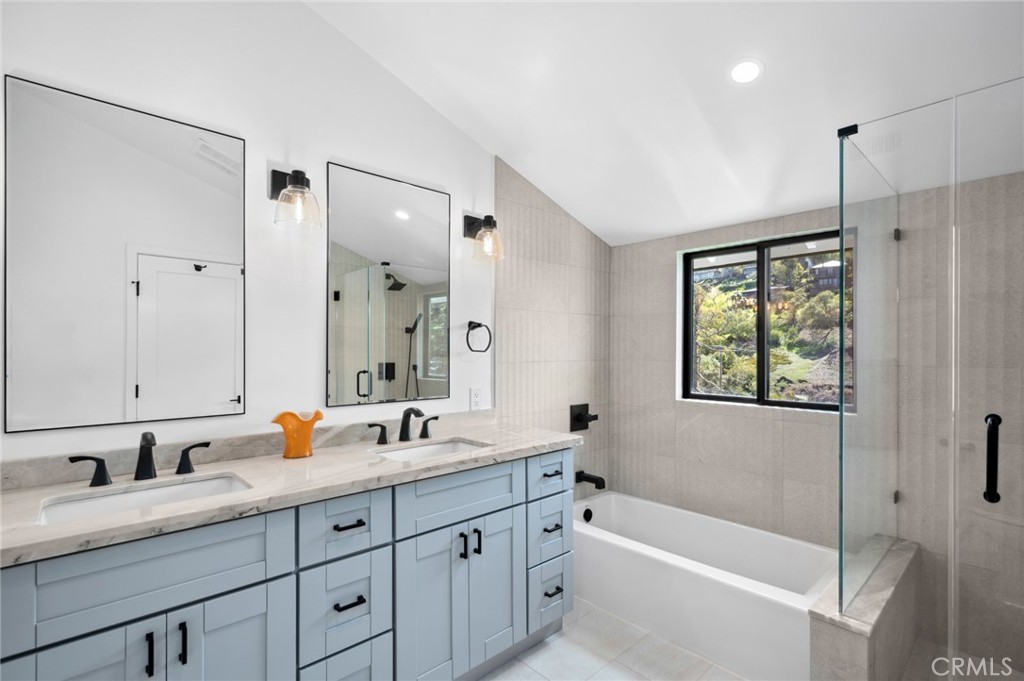 990 Meadowlark Drive