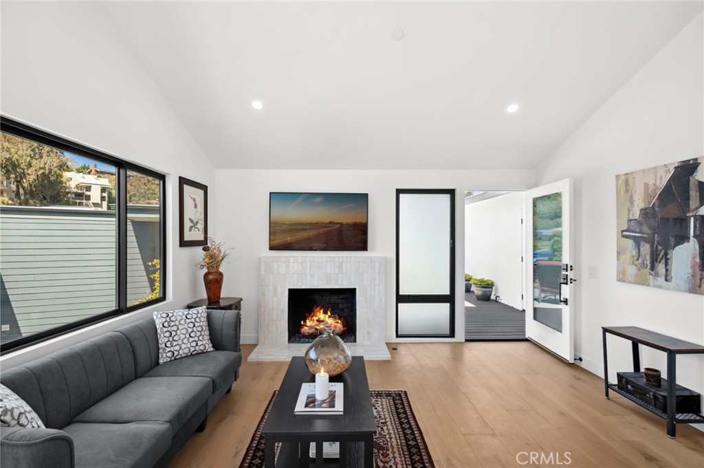 990 Meadowlark Drive