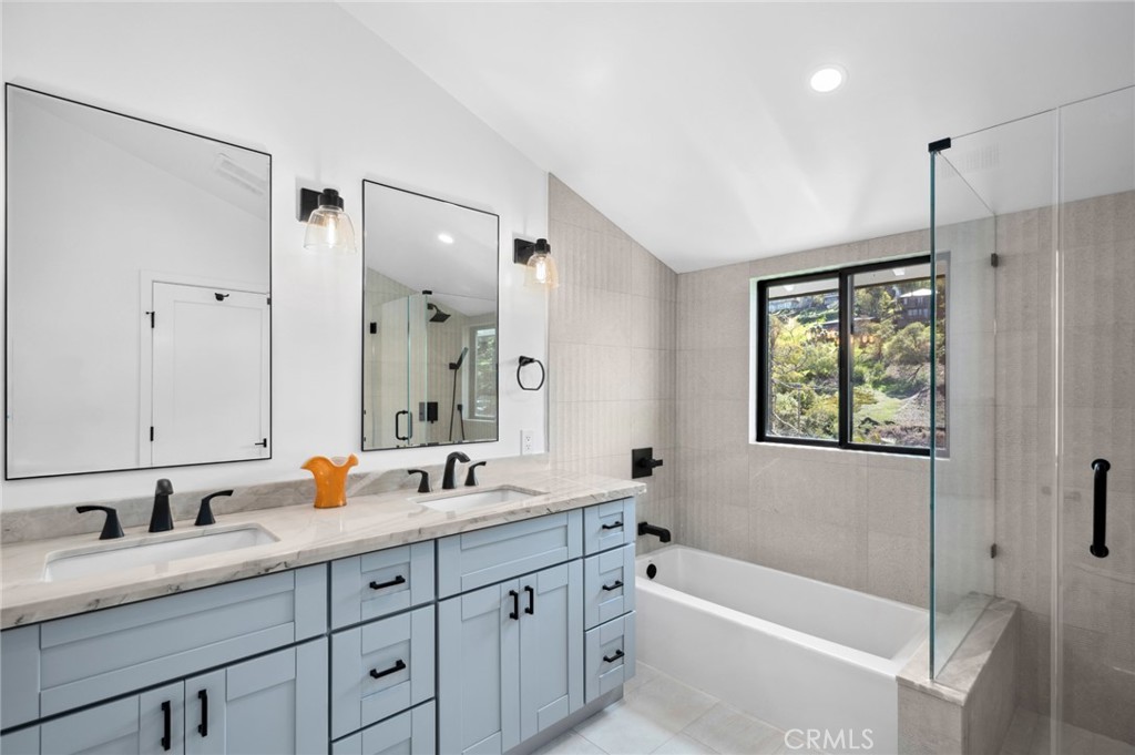 990 Meadowlark Drive