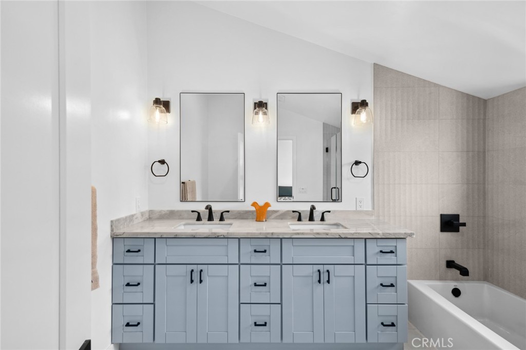 990 Meadowlark Drive