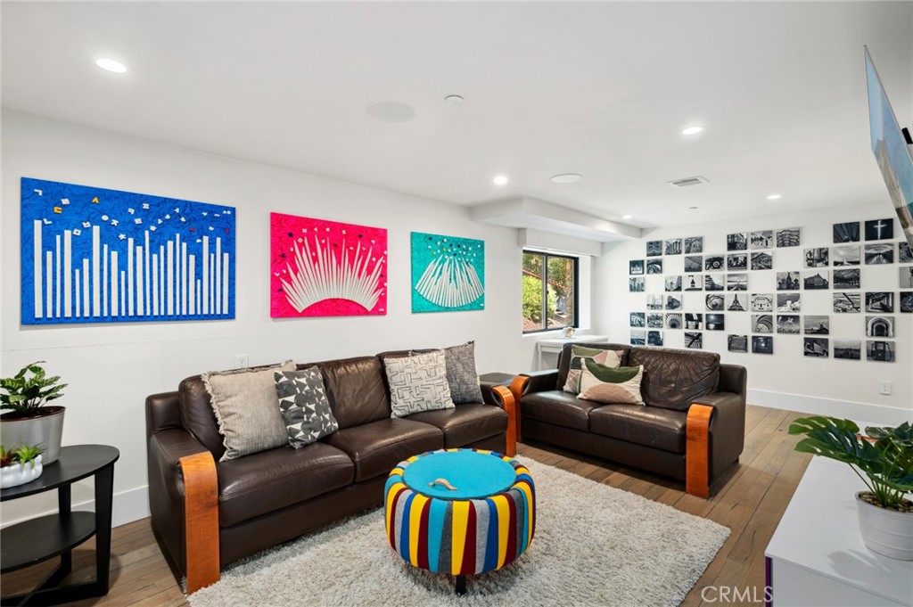 1435 Cerritos Drive