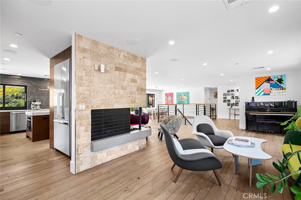 1435 Cerritos Drive