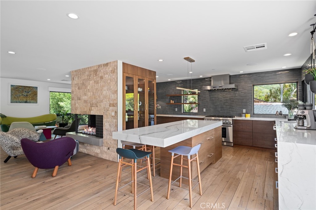 1435 Cerritos Drive