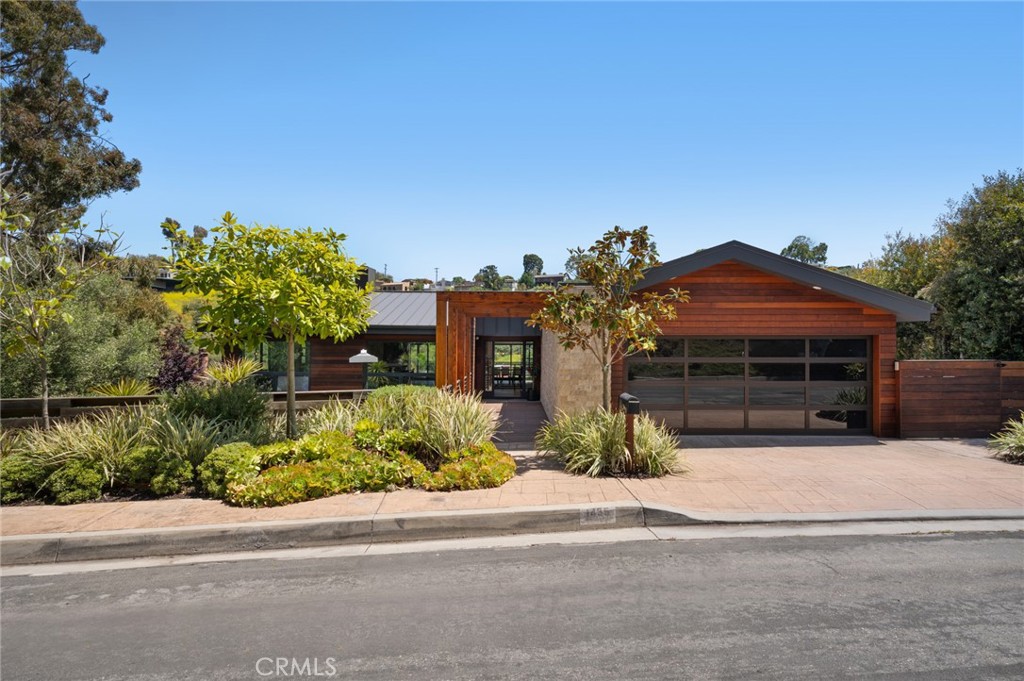 1435 Cerritos Drive