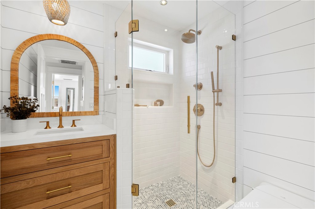 31721 Fairview Road UPPER