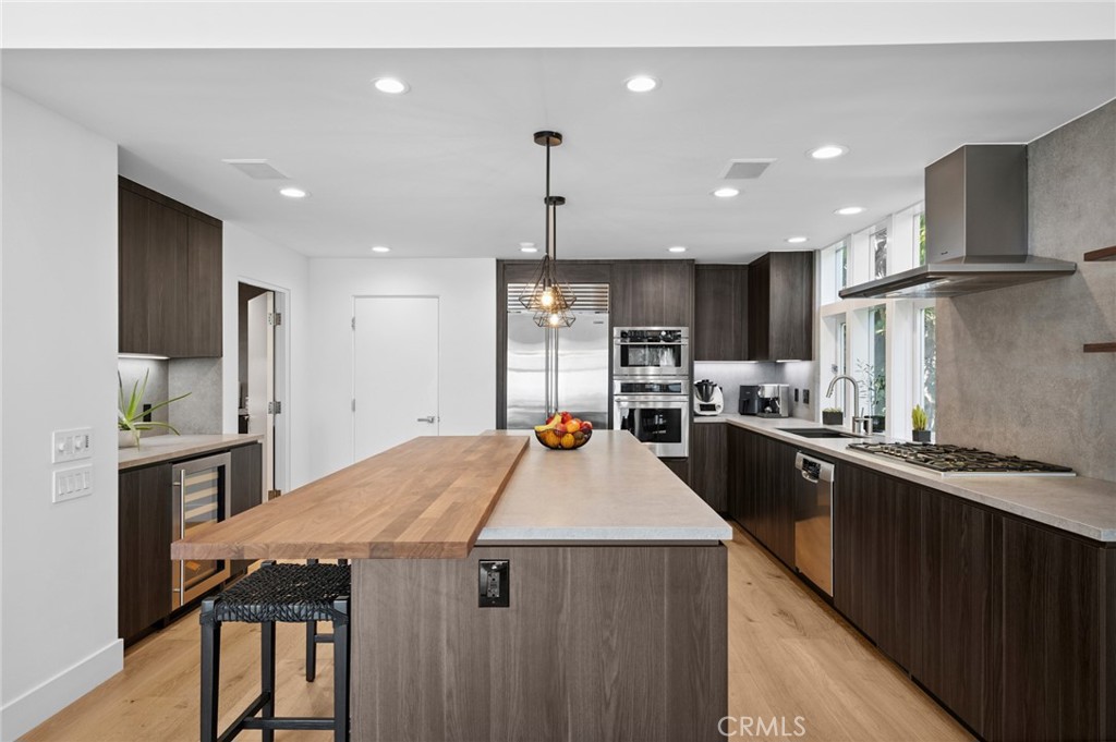 1061 Skyline Drive