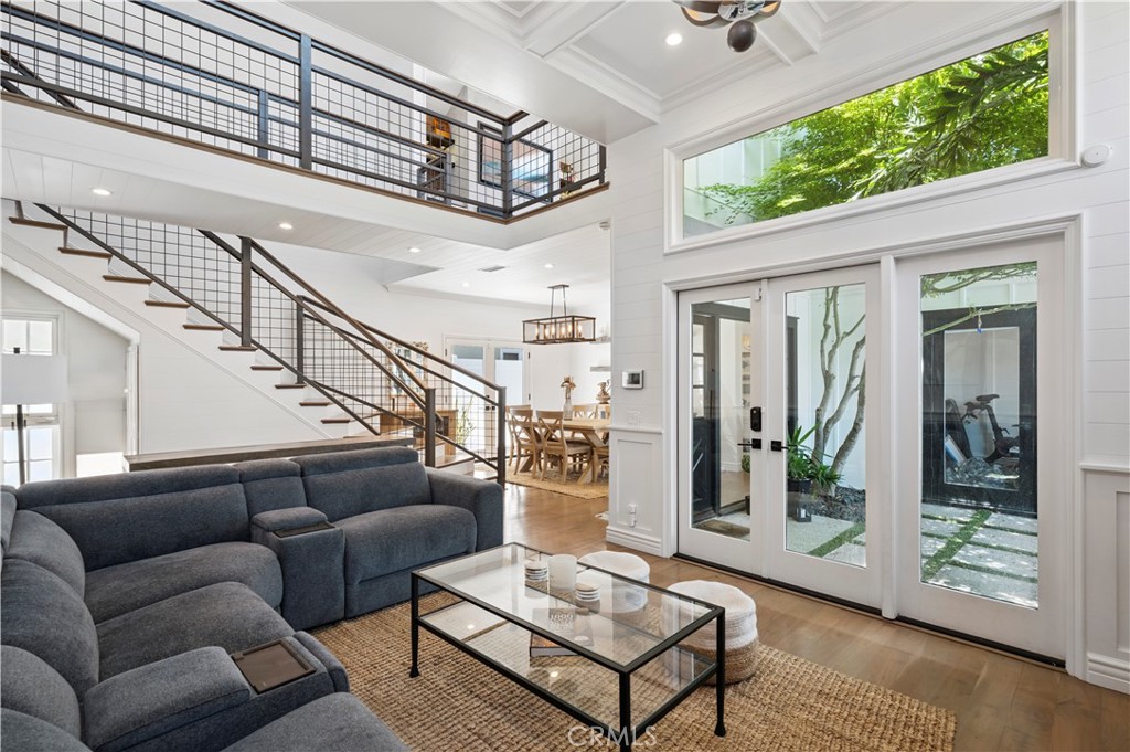 328 Lugonia Street