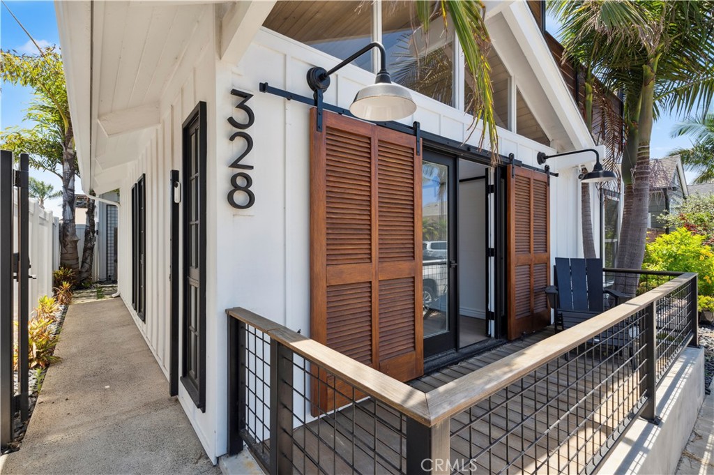 328 Lugonia Street