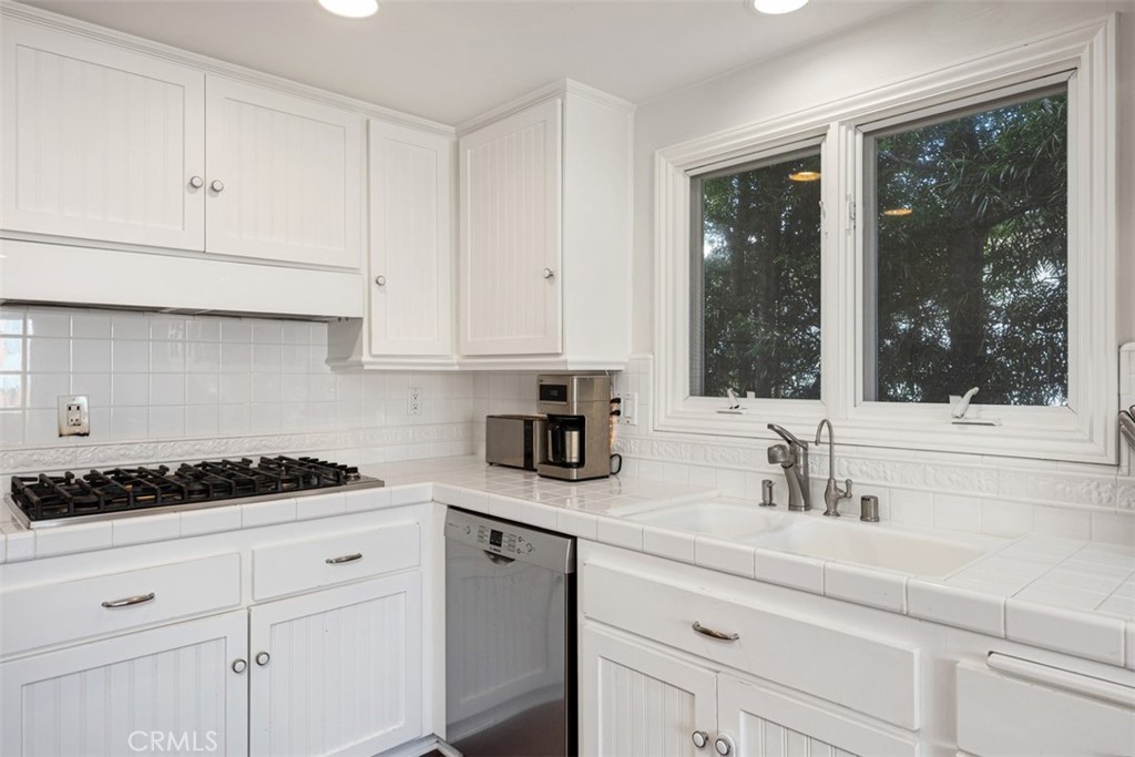 3160 Alta Laguna Boulevard