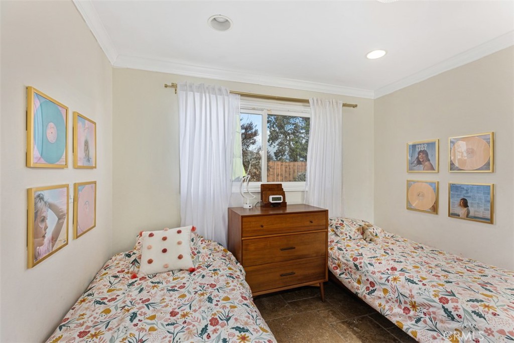 3160 Alta Laguna Boulevard