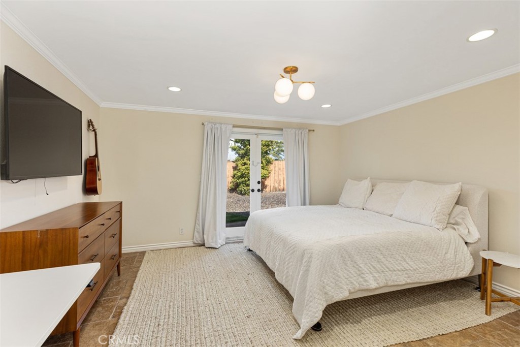 3160 Alta Laguna Boulevard