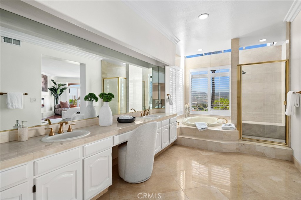 33682 Holtz Hill Drive